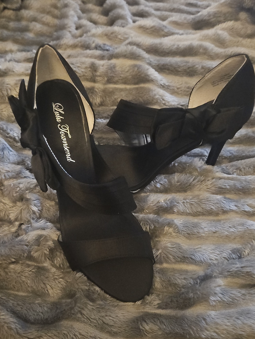 Lulu Townsend Black Satin Bow Peep-Toe Mid-Heels